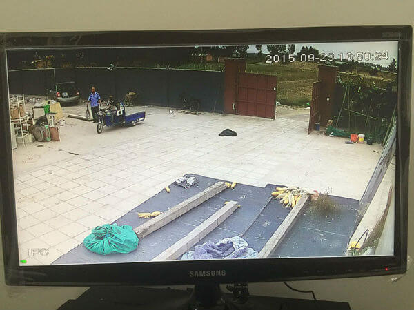 廠區(qū)大門監(jiān)控畫面